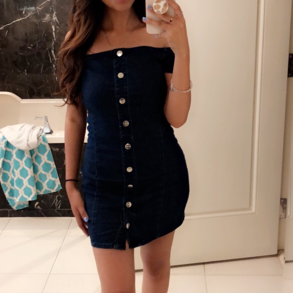 Guess short dress!